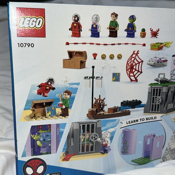 LEGO Marvel: Team Spidey at Green Goblin's Lighthouse (10790) Building Kit - Picture 5 of 7